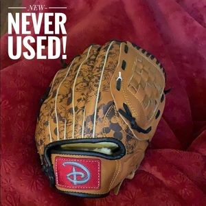 VINTAGE DISNEY-11" FIELDERS LEATHER GLOVE